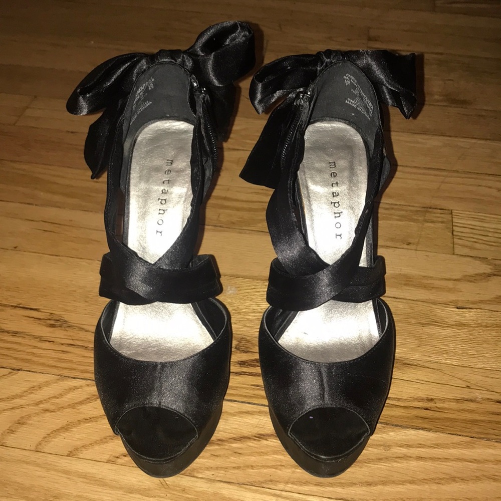 Metaphor black high heel shoes size 7